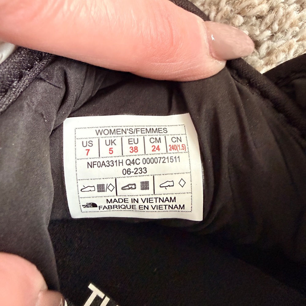 The North Face White Quilted Booties - Picture 6 of 8